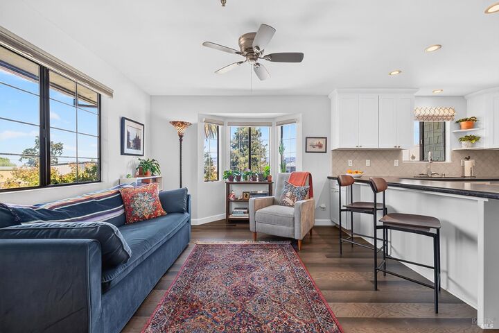 Property Photo:  720 Petaluma Boulevard 2  CA 94952 