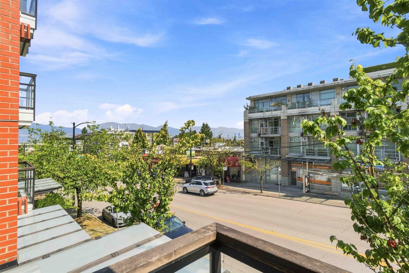 Property Photo:  3611 W 18th Avenue 202  BC V6S 1B3 
