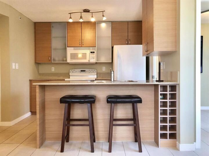Property Photo:  928 Homer Street 90X  BC V6B 1T7 