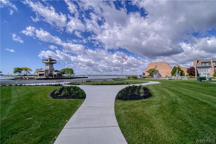 Property Photo:  258 Lakefront Boulevard  NY 14202 