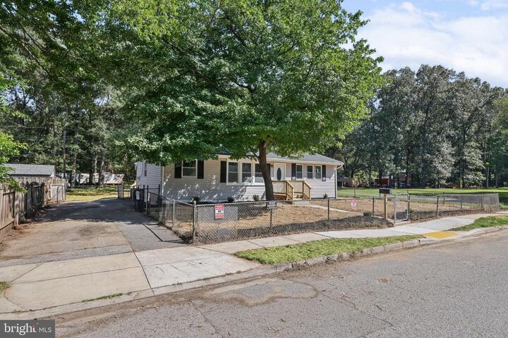 Property Photo:  15 Penny Lane  MD 21122 
