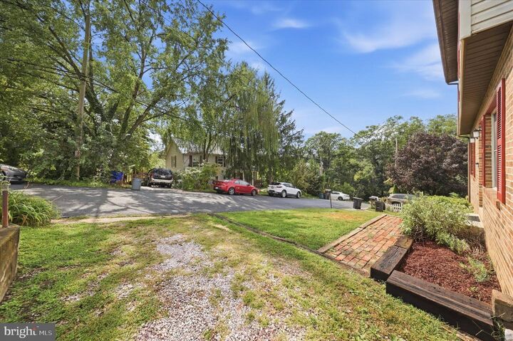 Property Photo:  11 W E Street  MD 21716 