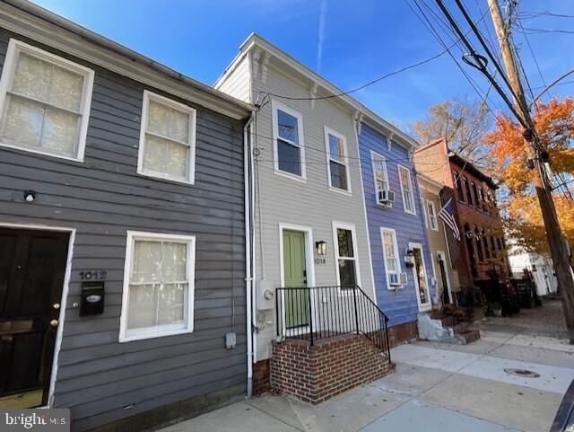 Property Photo: 1014 Queen Street VA 22314