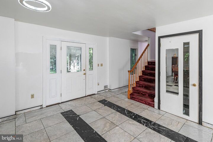 Property Photo:  22 Oakland Street  NJ 08540 