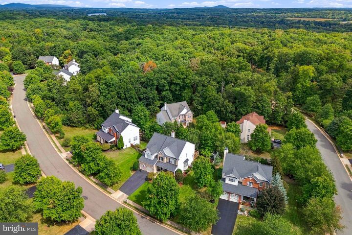 Property Photo: 1604 Woodbridge Court NE VA 20176