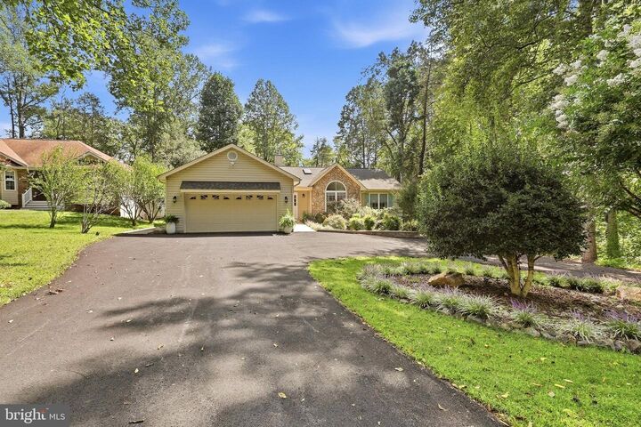 Property Photo:  323 Stratford Circle  VA 22508 