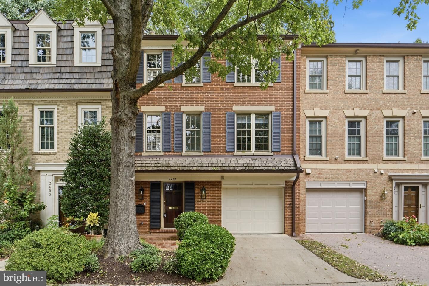 Property Photo: 2405 S Queen Street VA 22202