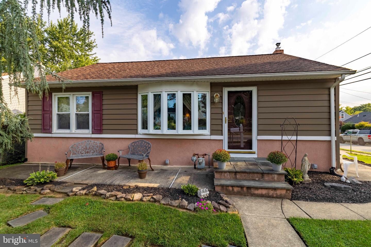 Property Photo:  2801 Spear Avenue  PA 19038 