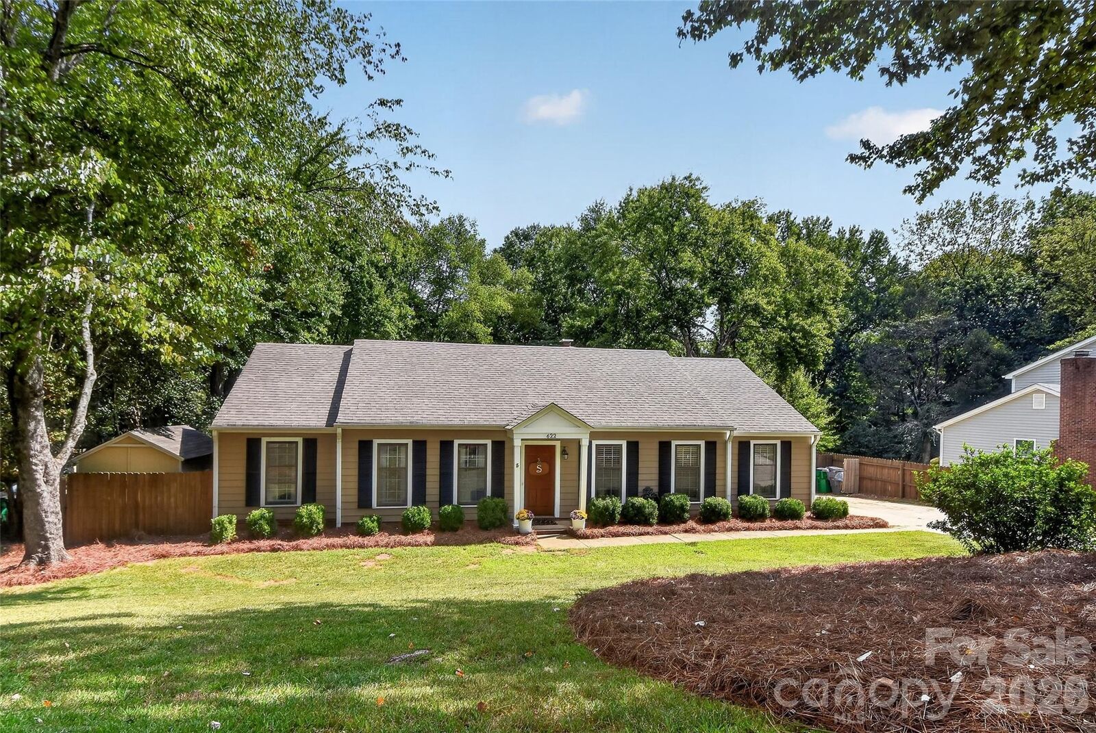 Property Photo: 622 Silversmith Lane NC 28270