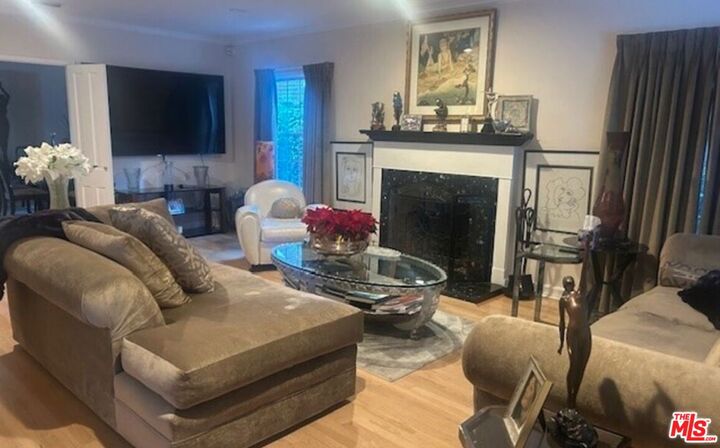 Property Photo:  1664 Benedict Canyon Dr  CA 90210 
