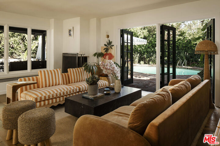 Property Photo:  2630 Laurel Pass  CA 90046 