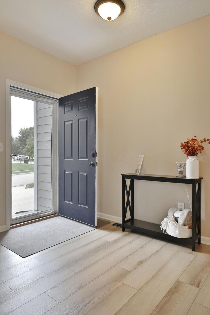Property Photo:  305 Lillian Drive  OH 43147 