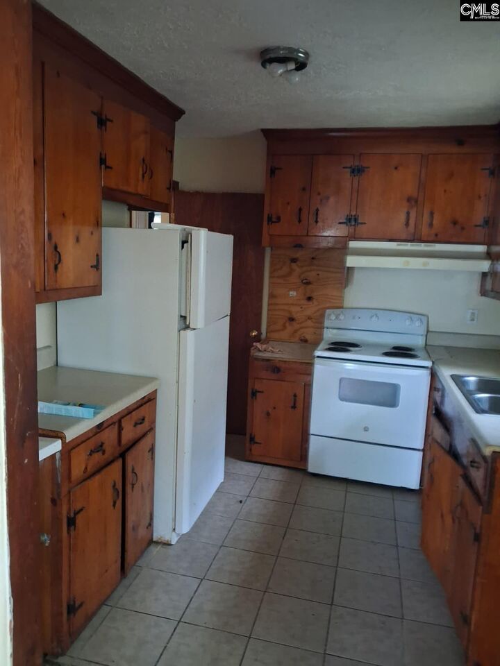 Property Photo:  1890 Walker  SC 29115-5268 