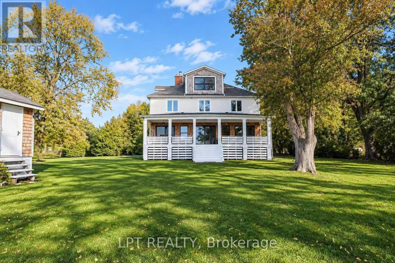 Property Photo: 212 Cameron Crescent ON L4P 3T6