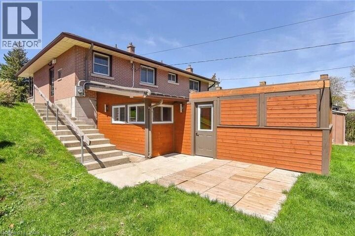 Property Photo:  1801 Biscayne Drive Lower  ON N3H 4R2 