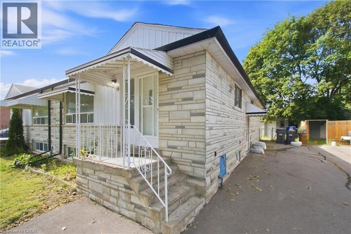Property Photo:  14 Avondale Boulevard  ON L6T 1H3 