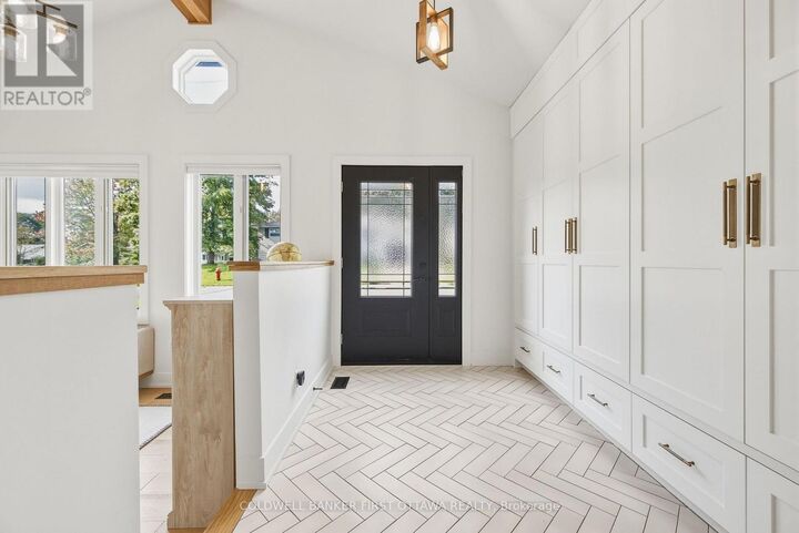 Property Photo:  261 William Street  ON K0A 1A0 