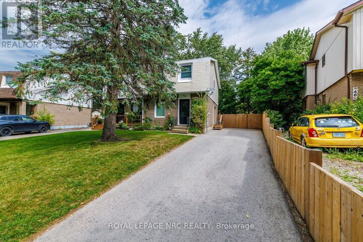 Property Photo: 46 Graystone Crescent ON L3C 6G7