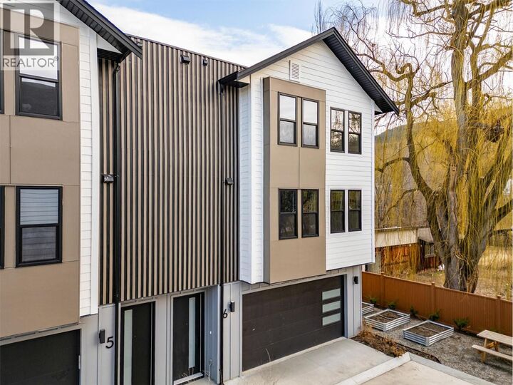 Property Photo:  3590 Redecopp Road 6  BC V4V 1X5 