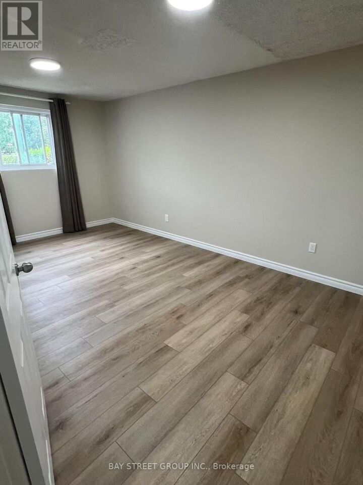 Property Photo:  118 Hildenboro Square  ON M1W 1Y3 