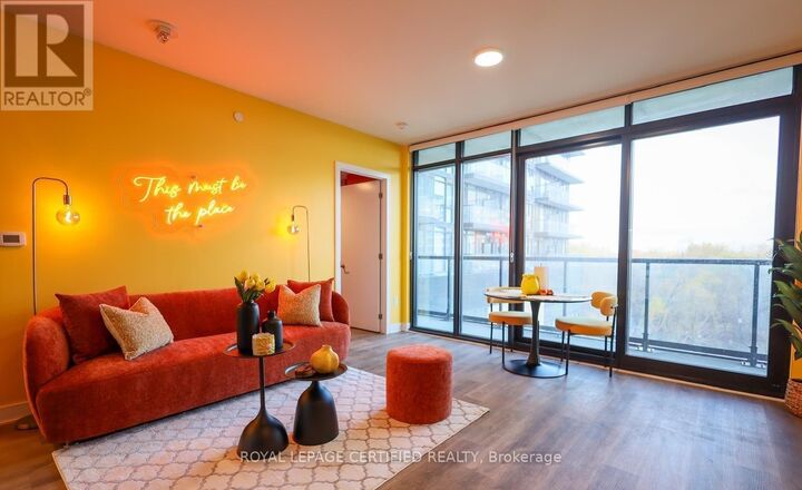 Property Photo: 86 Dundas Street East 302 ON L5A 0B1