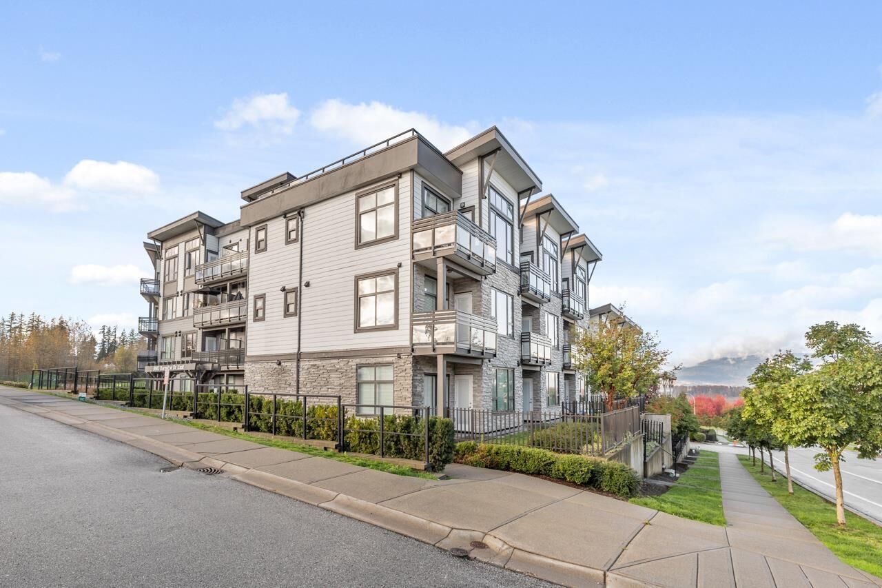 Property Photo:  9983 East Barnston Drive East 309  BC V4N 6T3 