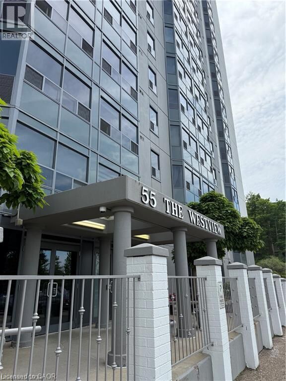 Property Photo: 55 Green Valley Drive 1606 ON N2P 1Z6