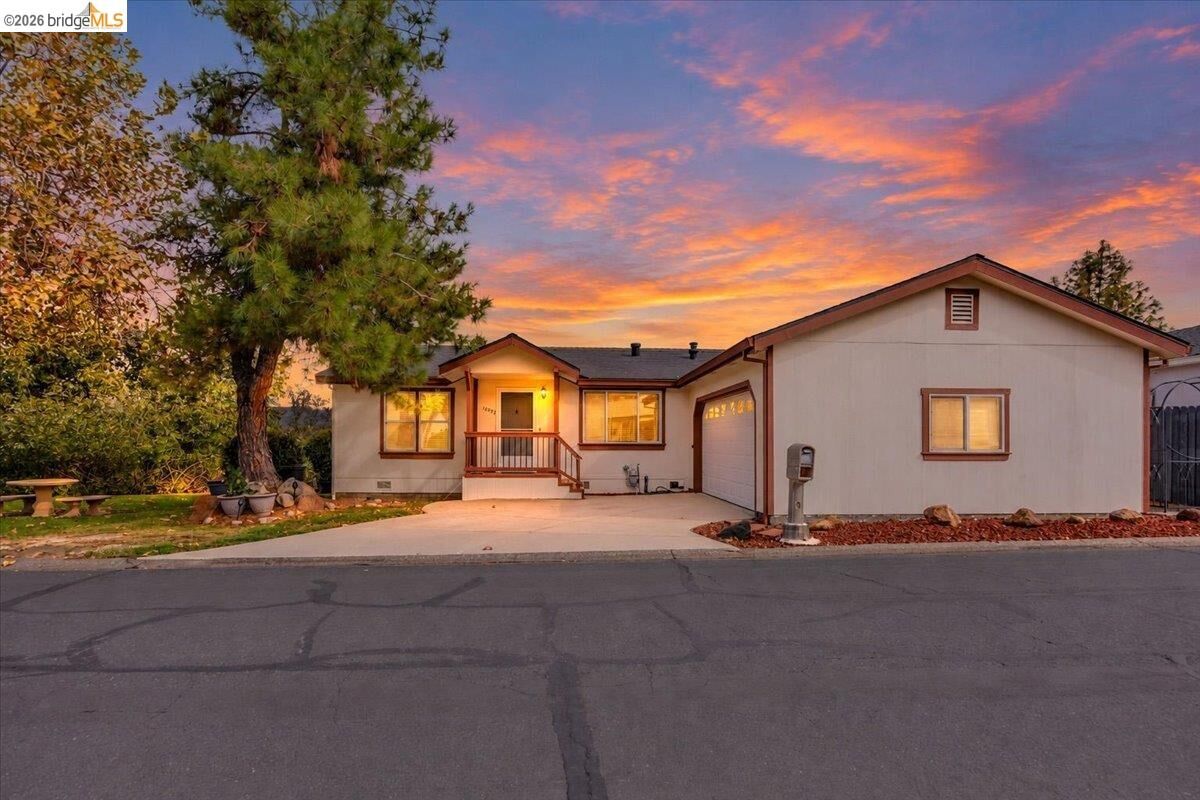 Property Photo: 16992 Clouds Rest Rd CA 95372