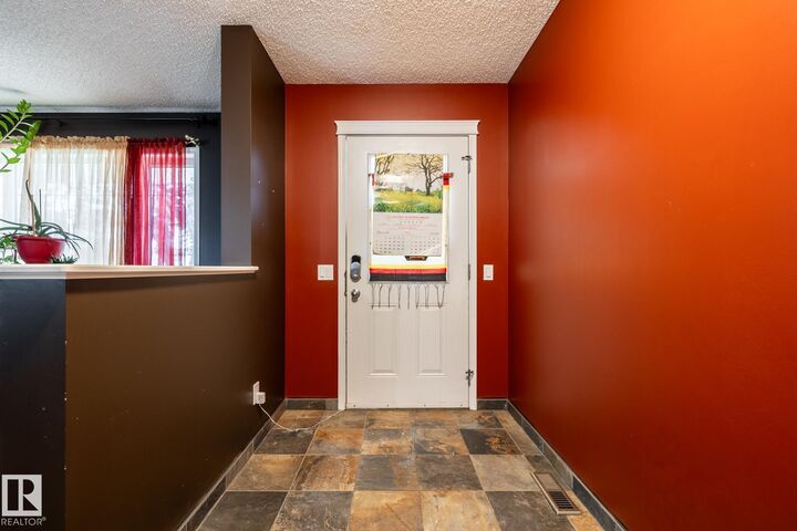 Property Photo:  5907 203 Street NW  AB T6M 2Z3 