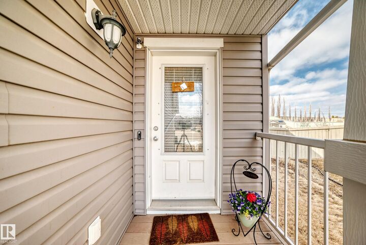 Property Photo:  3734 9 Street NW  AB T6T 0S2 