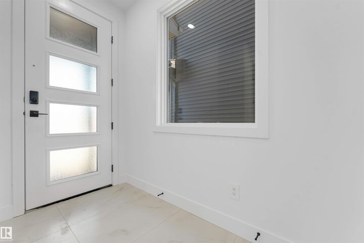 Property Photo:  4651 17 Avenue SW  AB T6X 1Y4 