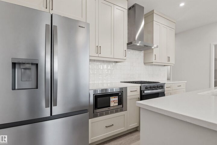 Property Photo:  271 Paterson Link SW  AB T6W 5V2 