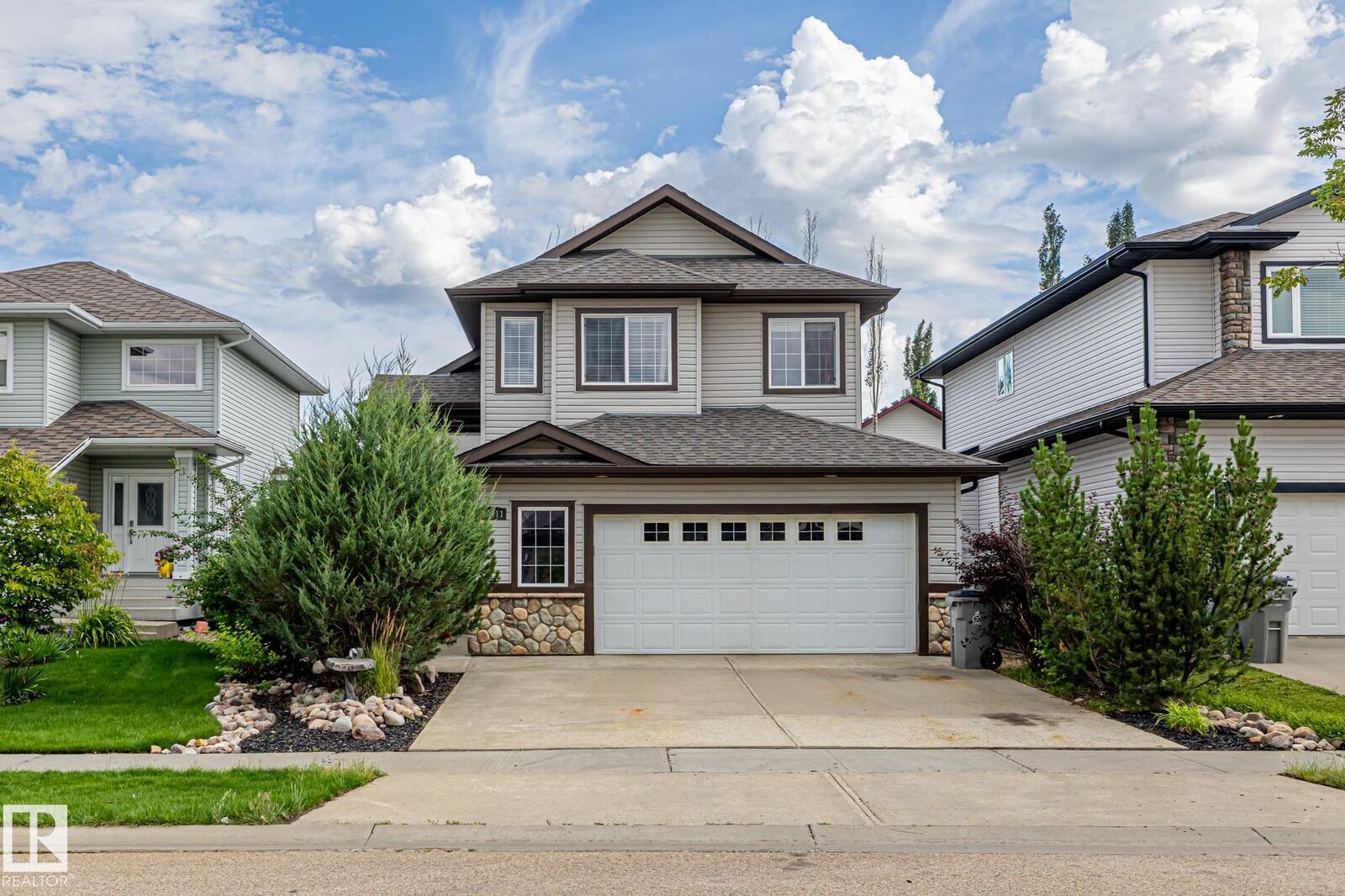 Property Photo:  10411 95 Street  AB T8R 0A2 