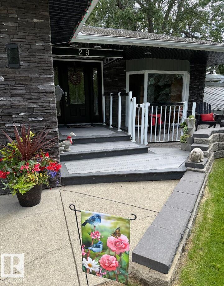 Property Photo:  29 Lindbergh Crescent  AB T8N 2S8 