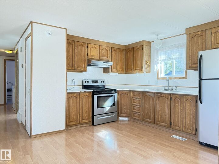 Property Photo: 134 Willow Drive AB T0C 0P0