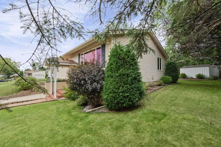 Property Photo: 407 Mesabi Drive MN 55746