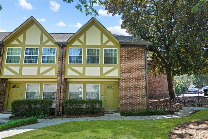 Property Photo:  2825 Northeast Expressway NE N4  GA 30345 