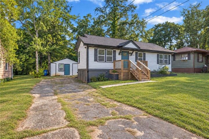 Property Photo: 2484 Calvin Avenue GA 30344