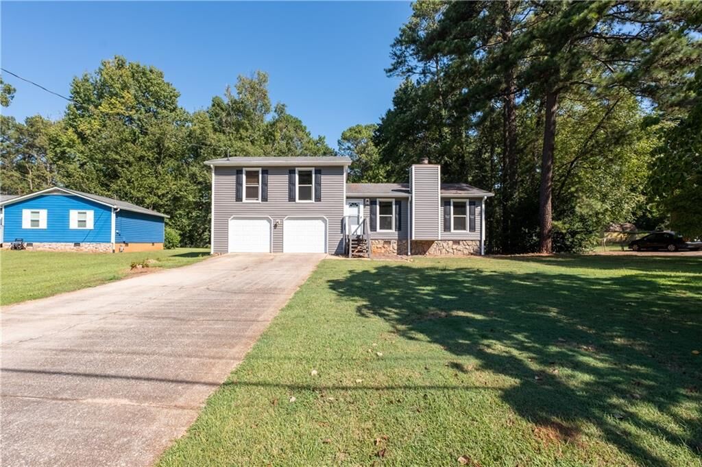 Property Photo: 1119 Blazing Ridge GA 30046