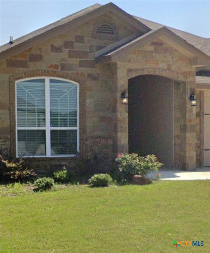 Property Photo: 703 Ridgeview Drive TX 76502