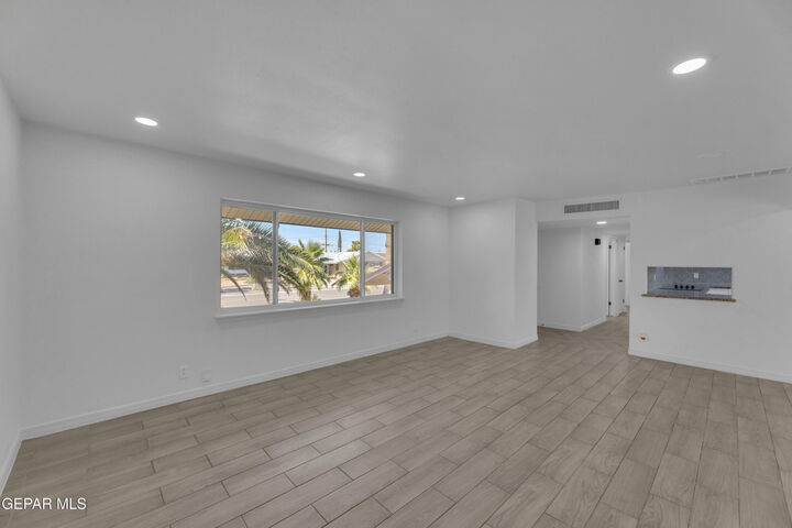 Property Photo: 9912 Bermuda Avenue TX 79925