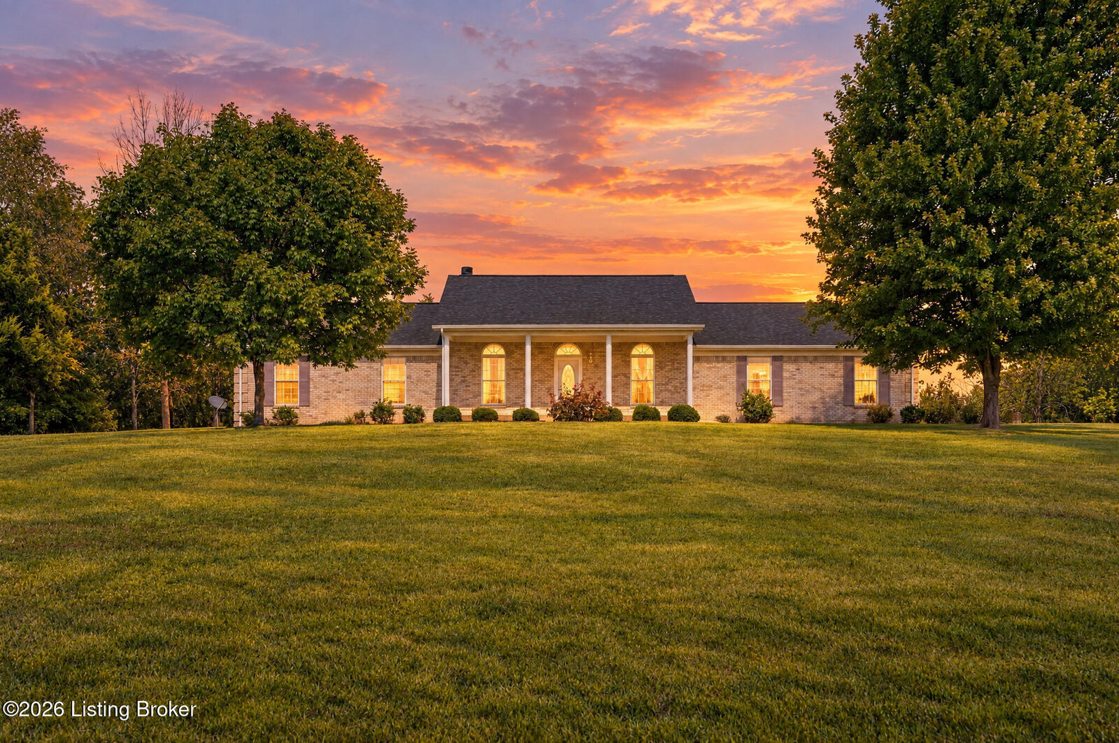 Property Photo: 1196 Deerwood Dr KY 40013