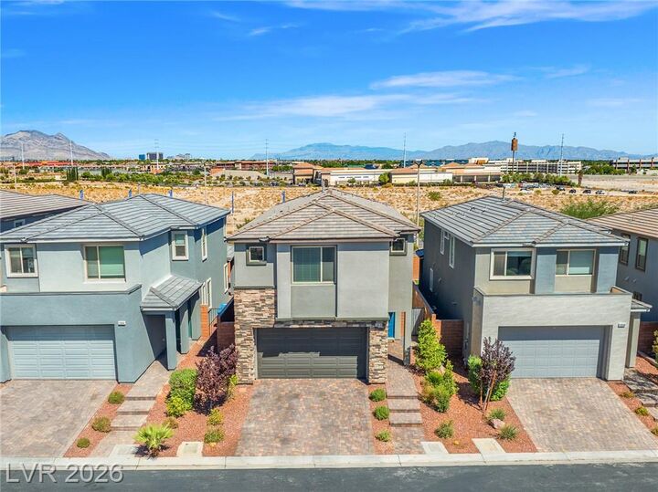 Property Photo: 10676 Glowing Dawn Avenue NV 89135
