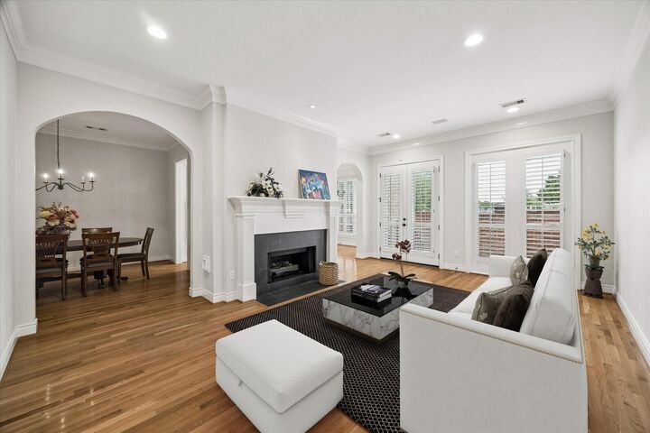 Property Photo:  1933 Woodbury Street  TX 77030 