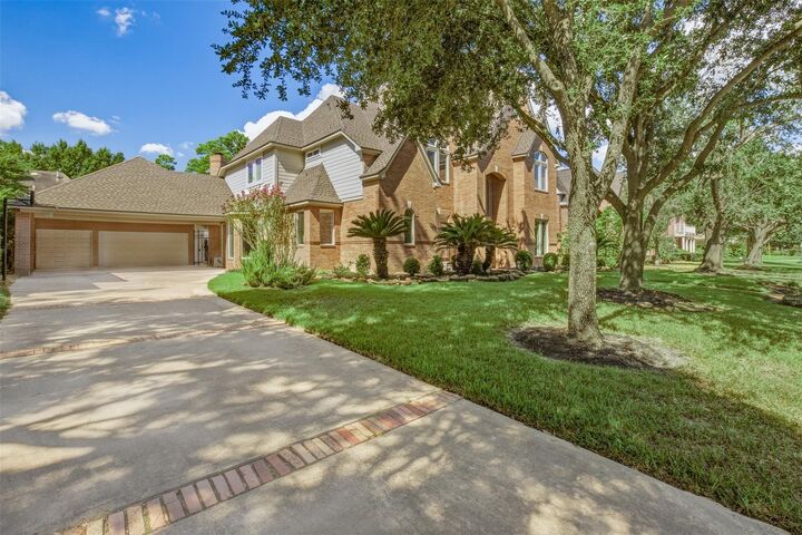 Property Photo: 16111 Wimbledon Forest Drive TX 77379