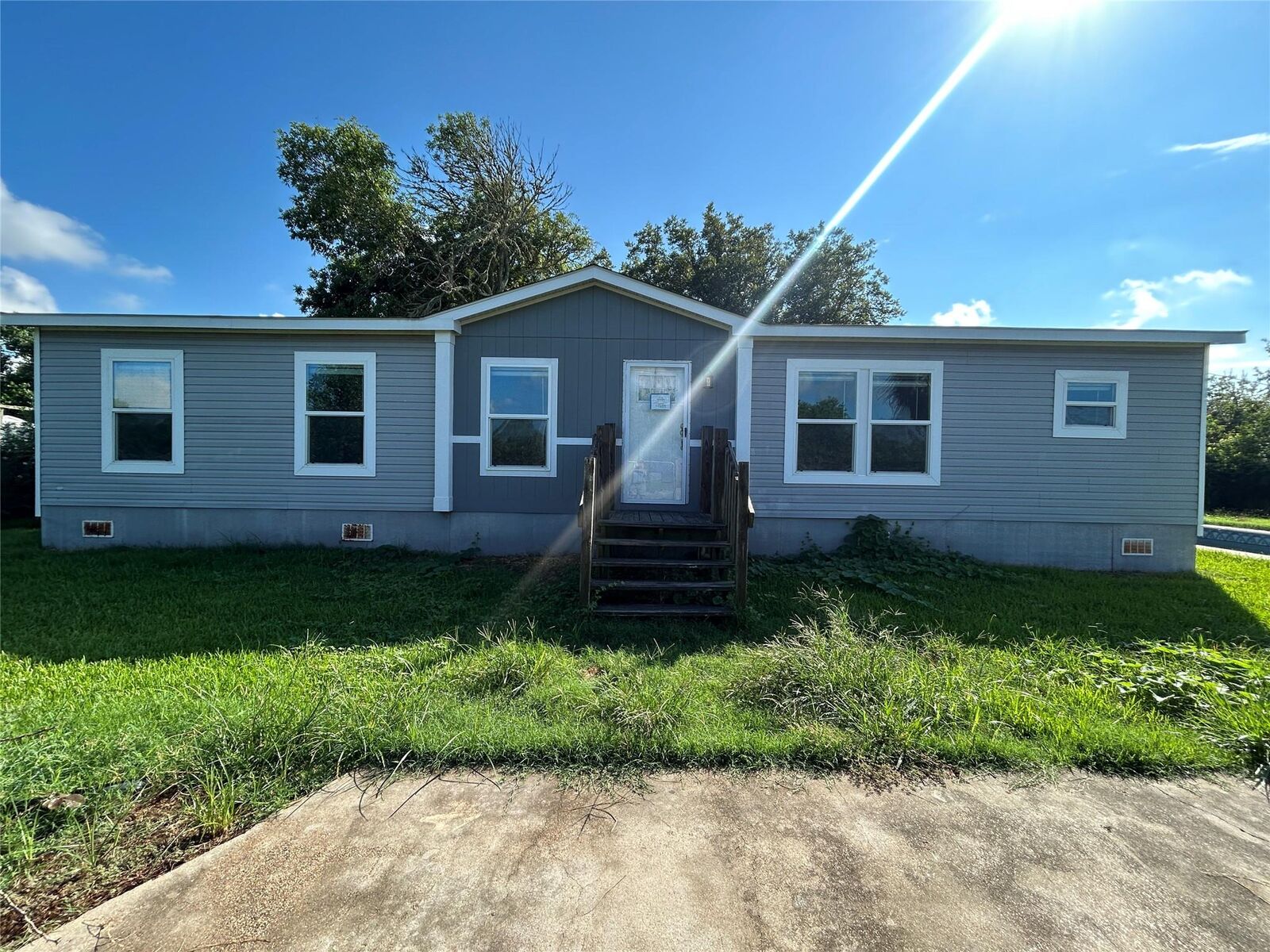 Property Photo:  2304 Peach Street  TX 77623 