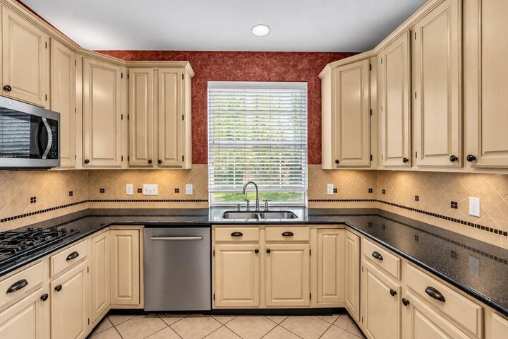 Property Photo: 7914 Hickory Mill Court TX 77095