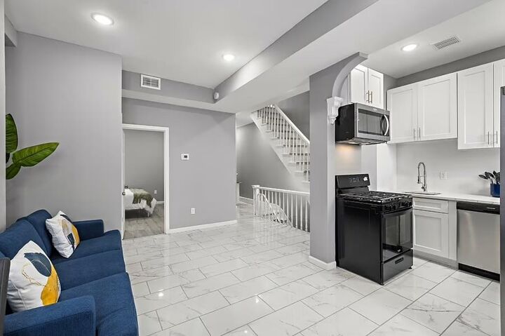 Property Photo:  153 Danforth Ave 2  NJ 07305 