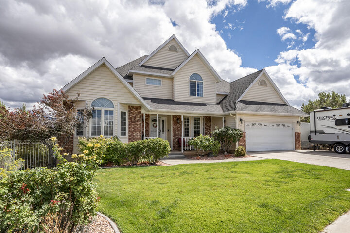 Property Photo: 2377 W Beacon Cir UT 84720