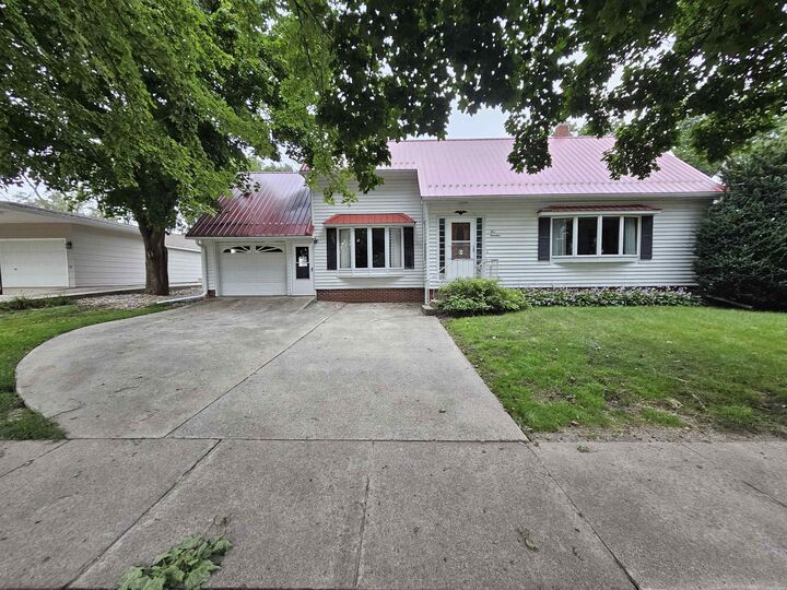 Property Photo:  514 N 5th Street  IA 50636 